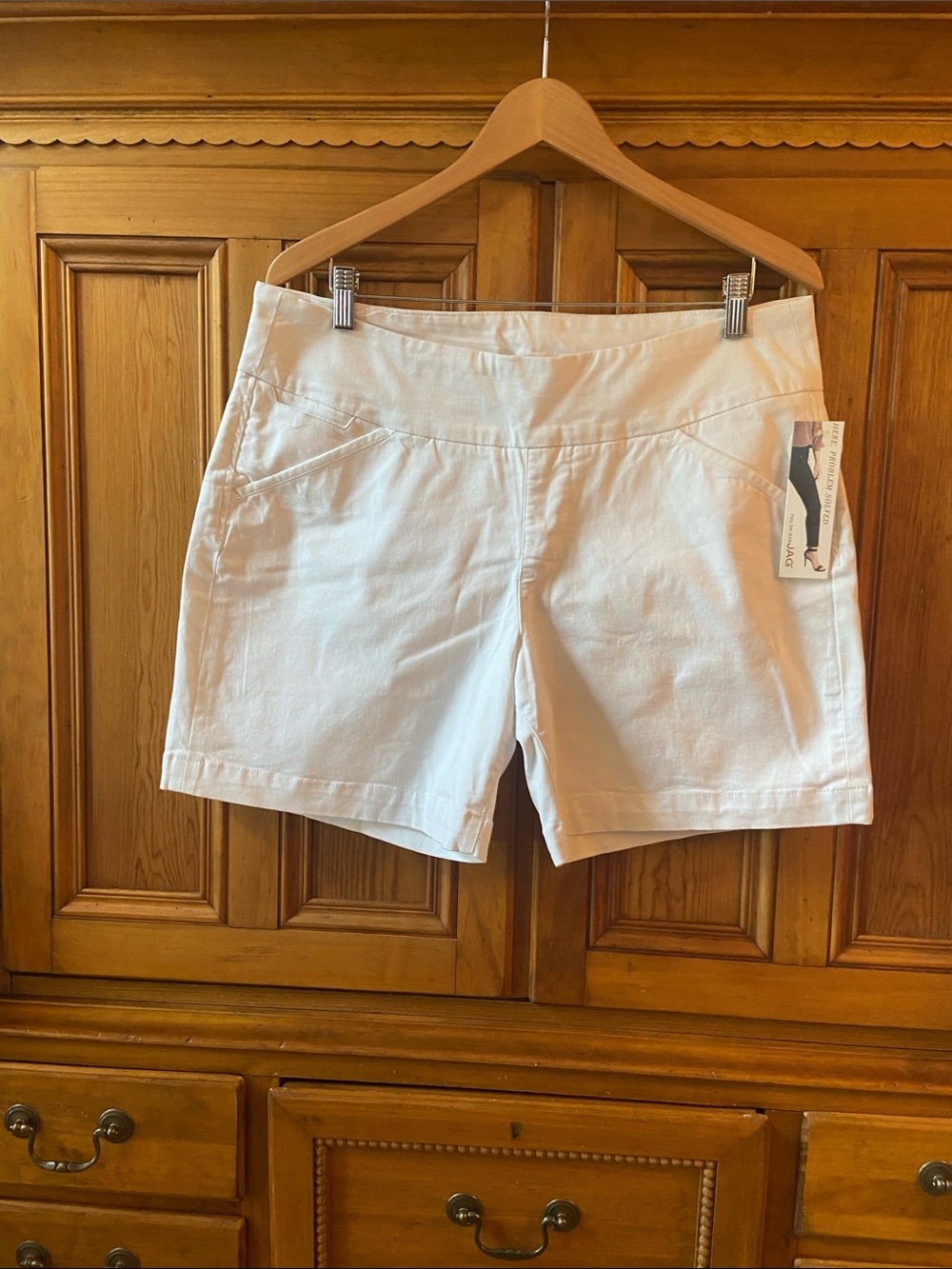 NWT - Jag Size 16 White High-Waist Stretch Shorts